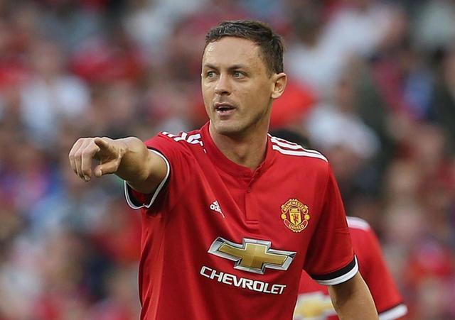 他从小便展 他从小便展